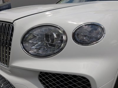 2025 Bentley BENTAYGA photo 7