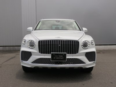 2025 Bentley BENTAYGA photo 3