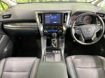 TOYOTA ALPHARD - 2