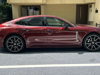 PORSCHE PANAMERA - 4
