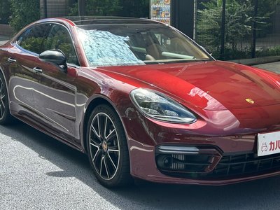 PORSCHE PANAMERA - 3