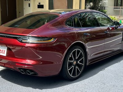 PORSCHE PANAMERA - 5