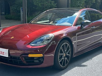 PORSCHE PANAMERA - 1