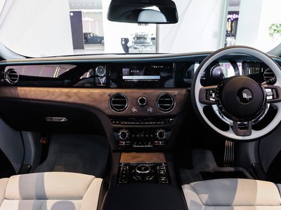 ROLLS-ROYCE GHOST - 10