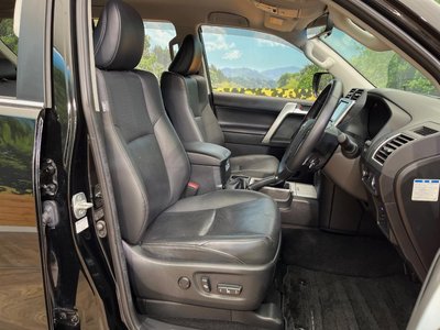 TOYOTA LAND CRUISER PRADO - 9