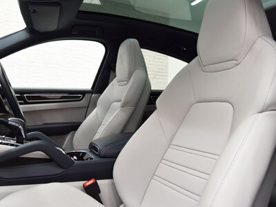 PORSCHE CAYENNE COUPE - 9