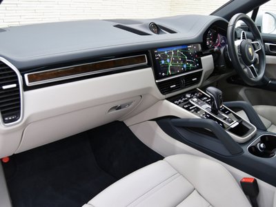 PORSCHE CAYENNE COUPE - 10