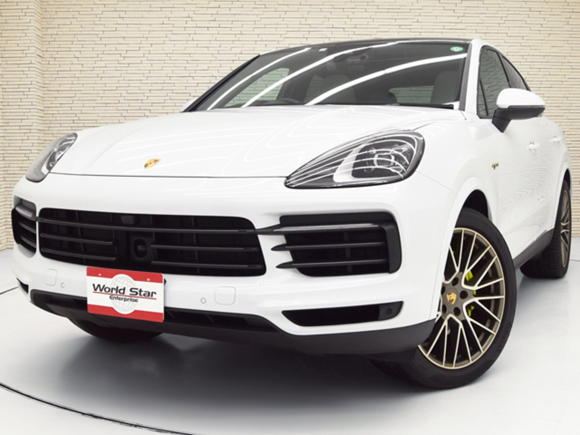 PORSCHE CAYENNE - View 1