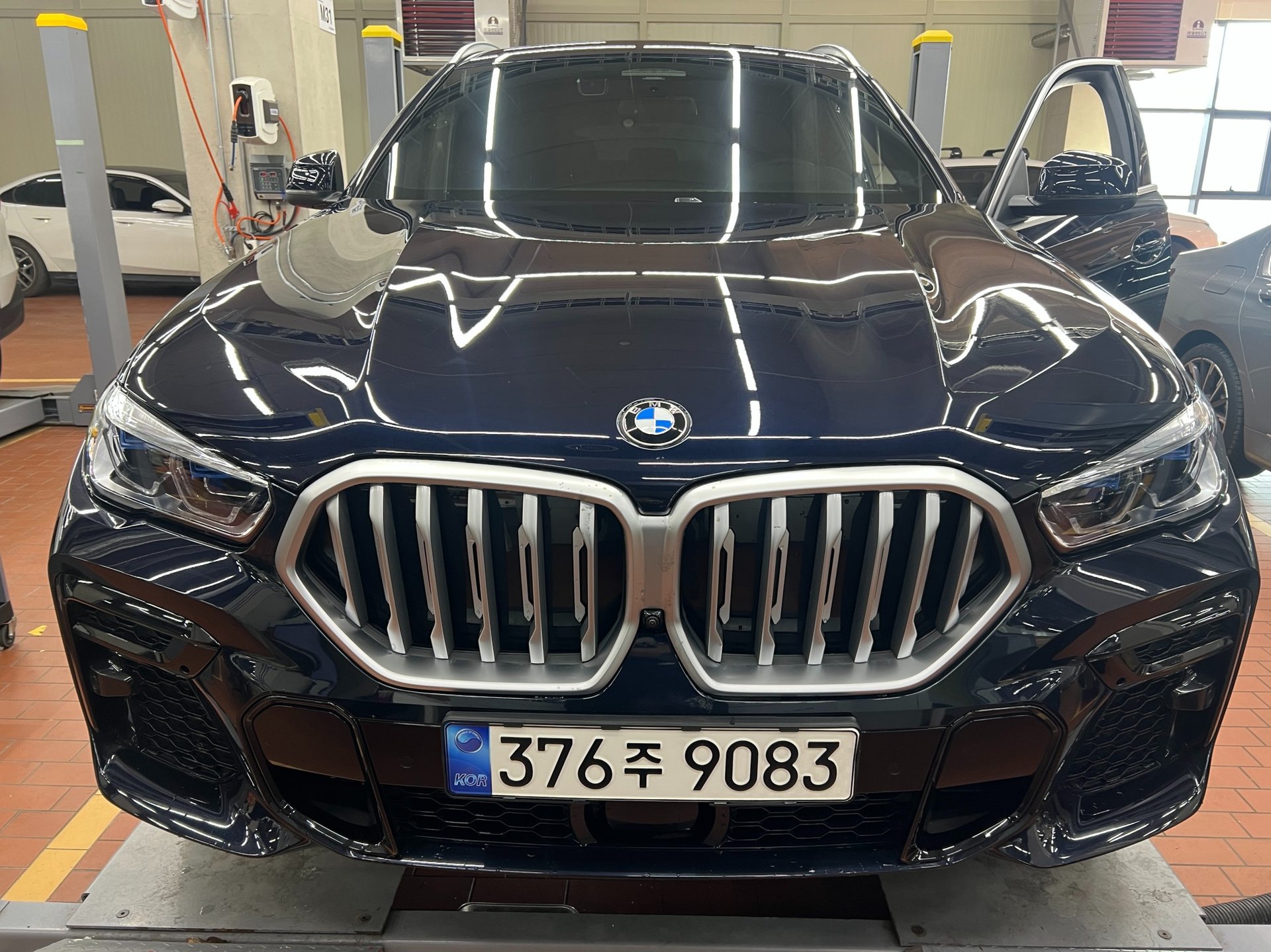 BMW X6 - View 1