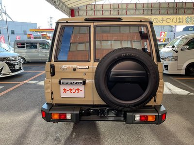 TOYOTA LAND CRUISER 70 - 7