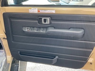 TOYOTA LAND CRUISER 70 - 10