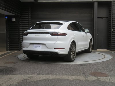 PORSCHE CAYENNE COUPE - 10