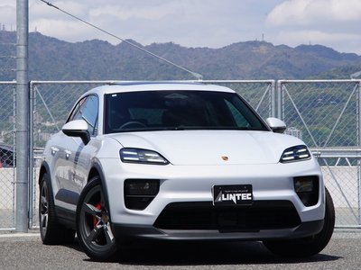 PORSCHE MACAN - 4