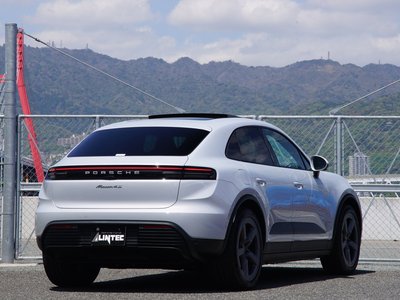 PORSCHE MACAN - 6