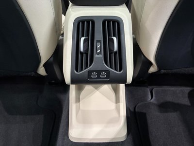 2025 BMW X1 缩略图 18