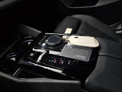 2025 BMW 5 SERIES 缩略图 12