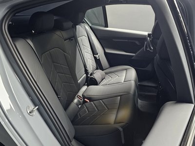 2025 BMW 5 SERIES 缩略图 17