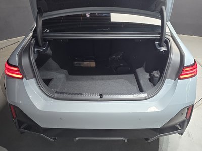 2025 BMW 5 SERIES 缩略图 33