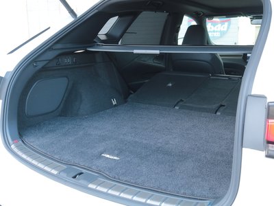 صورة 10 لـ 2023 Lexus RX