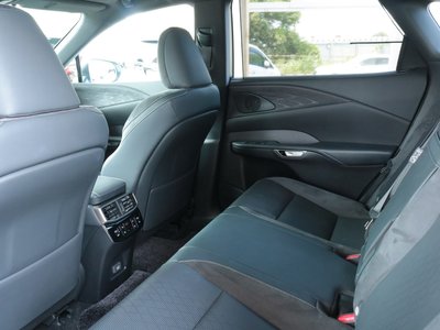 صورة 9 لـ 2023 Lexus RX