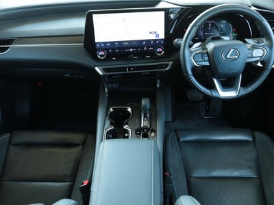 صورة مصغرة 47 لـ 2023 Lexus RX