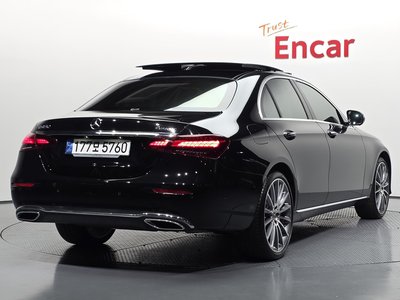 MERCEDES-BENZ E-CLASS - 3