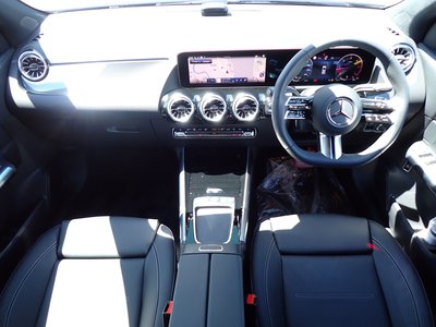 MERCEDES-BENZ GLA - 3