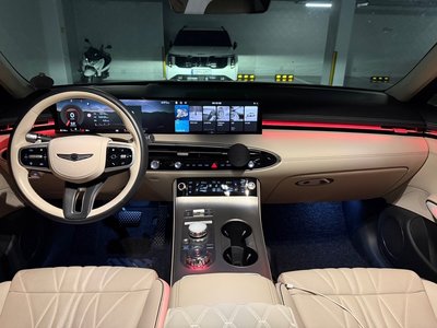 2025 Genesis GV70 thumbnail 11