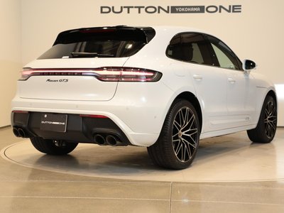 PORSCHE MACAN - 9