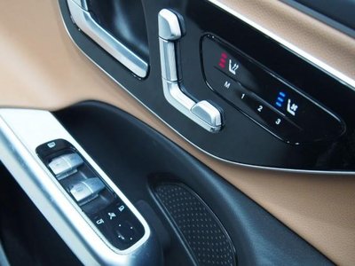 MERCEDES-BENZ E-CLASS - 9
