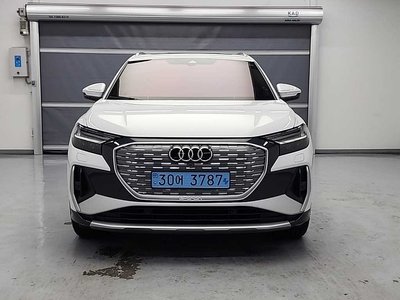 AUDI Q4 E-TRON - 4