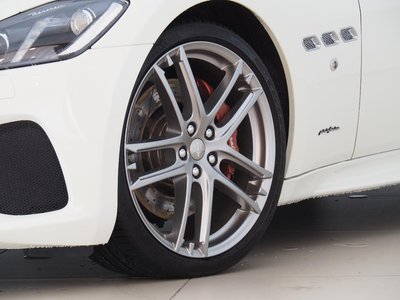 2019 Maserati GRANTURISMO photo 3