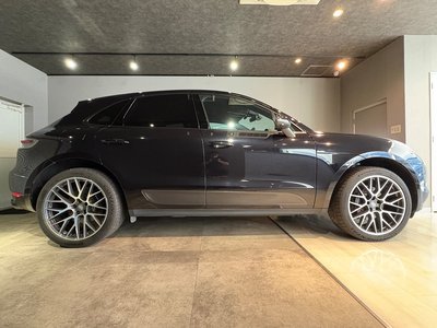 PORSCHE MACAN - 2