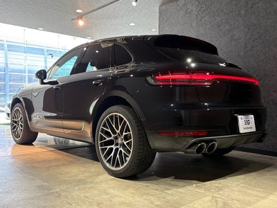 PORSCHE MACAN - 5
