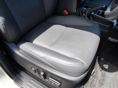 2023 Toyota LAND CRUISER PRADO 缩略图 33