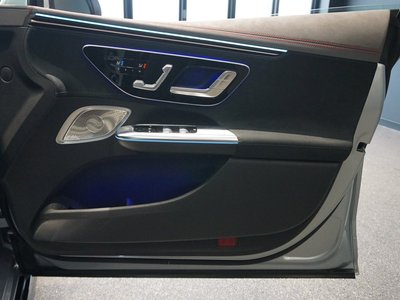 2024 Mercedes-BENZ EQE AMG — миниатюра 32