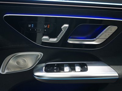 2024 Mercedes-BENZ EQE AMG — миниатюра 33