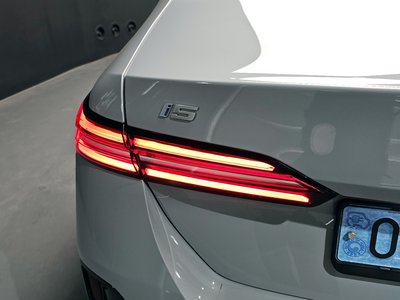 2024 BMW I5 — фото 10