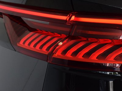 صورة مصغرة 14 لـ 2023 AUDI RS Q8