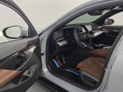 2025 BMW 5 SERIES photo 10