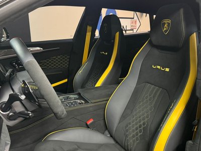 LAMBORGHINI URUS - 10