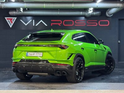 LAMBORGHINI URUS - 2