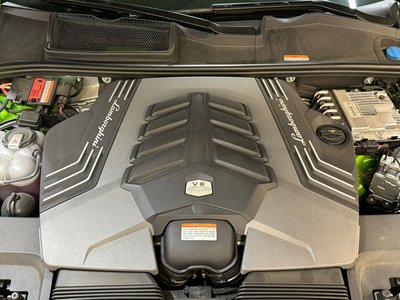LAMBORGHINI URUS - 7