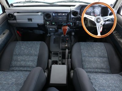 2002 Toyota LAND CRUISER 70 — фото 10