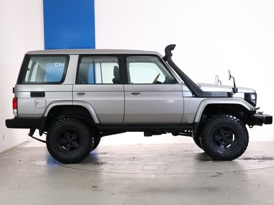 2002 Toyota LAND CRUISER 70 thumbnail 13