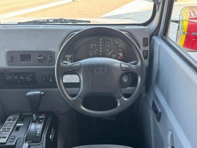 TOYOTA MEGA CRUISER - 4