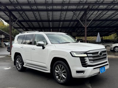 TOYOTA LAND CRUISER 300 - 1