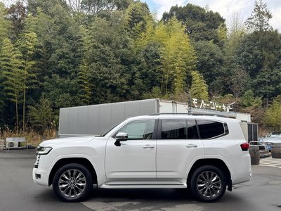 TOYOTA LAND CRUISER 300 - 4