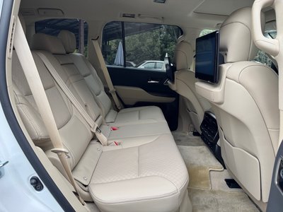 TOYOTA LAND CRUISER 300 - 6