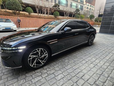صورة 1 لـ 2023 GENESIS G90 (RS4)